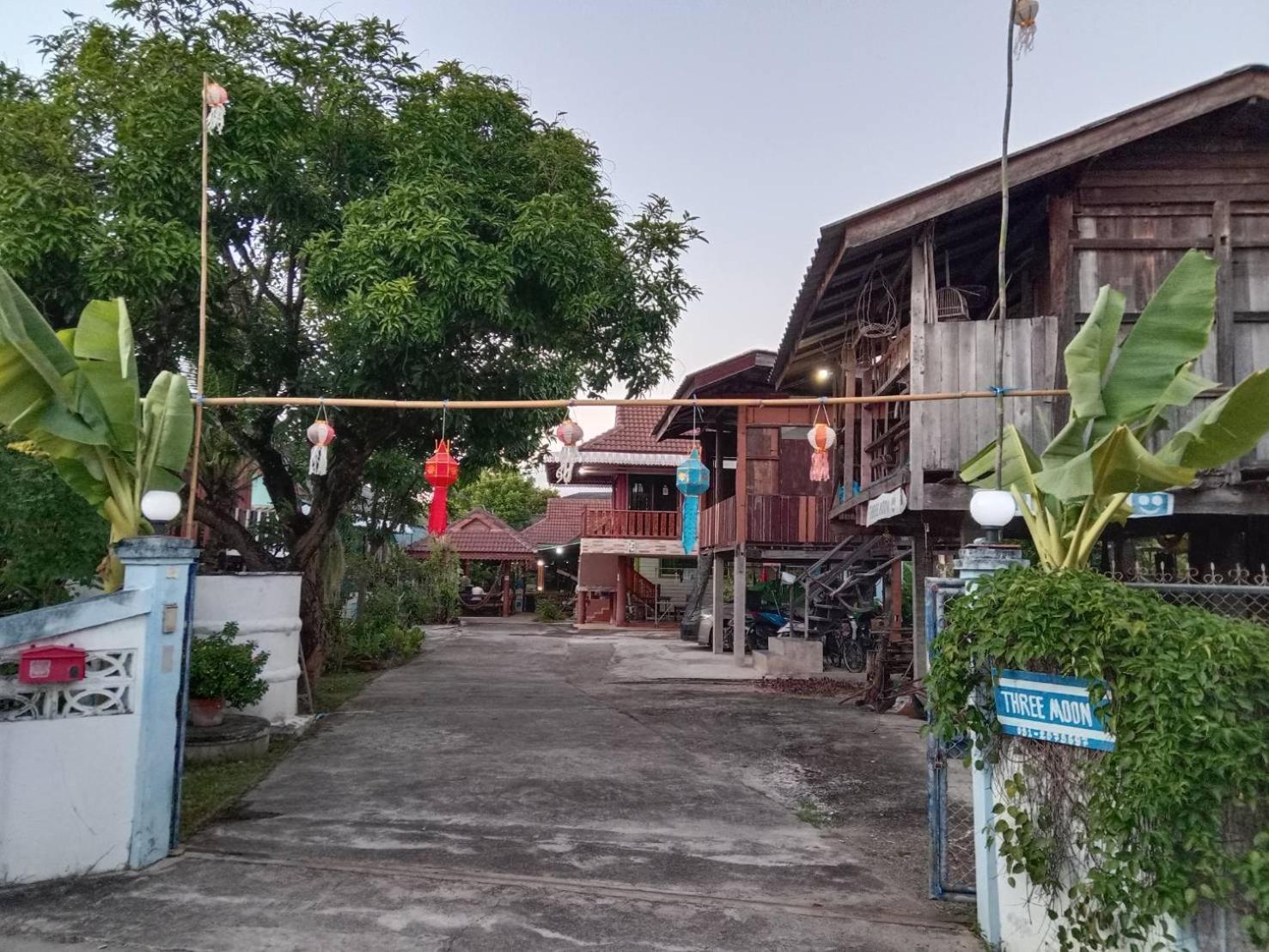 Three Moon Apartment Doi Saket Luaran gambar